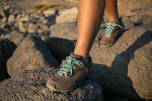 Barking Dog Shoes reviews and recommends the best footwear for people with various foot issues (as well as for women with average feet for whom comfort is a high priority).