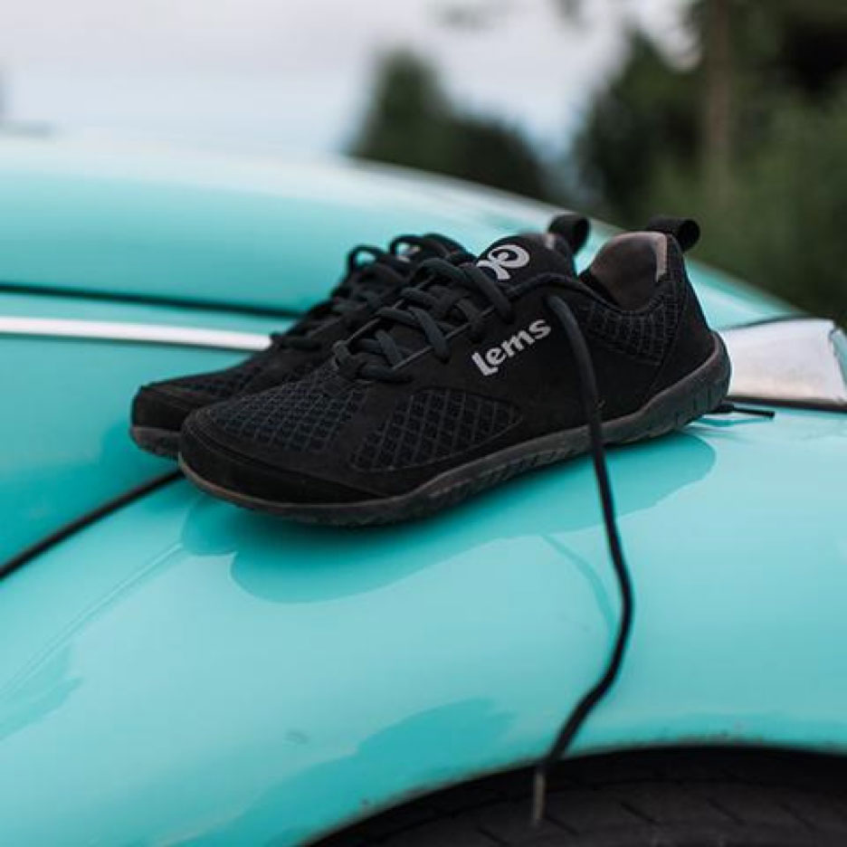 Barking Dog Shoes reviews and recommends the best footwear for people with various foot issues (as well as for women with average feet for whom comfort is a high priority).