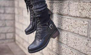 Barking Dog Shoes reviews and recommends the best footwear for people with various foot issues (as well as for women with average feet for whom comfort is a high priority).