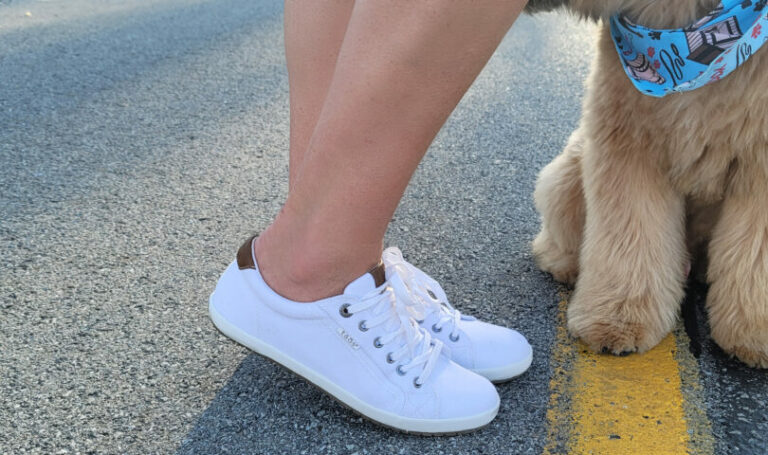 Barking Dog Shoes reviews and recommends the best footwear for people with various foot issues (as well as for women with average feet for whom comfort is a high priority).