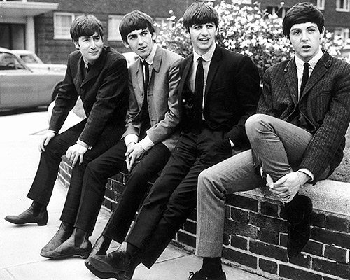 Barking Dog Shoes reviews and recommends the best footwear for people with various foot issues (as well as for women with average feet for whom comfort is a high priority).