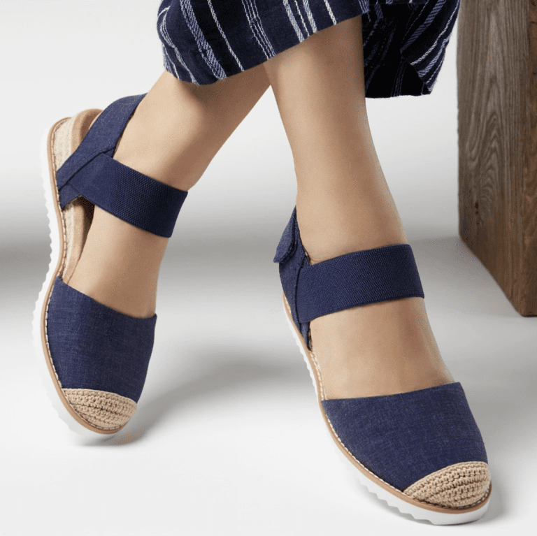 Barking Dog Shoes reviews and recommends the best footwear for people with various foot issues (as well as for women with average feet for whom comfort is a high priority).