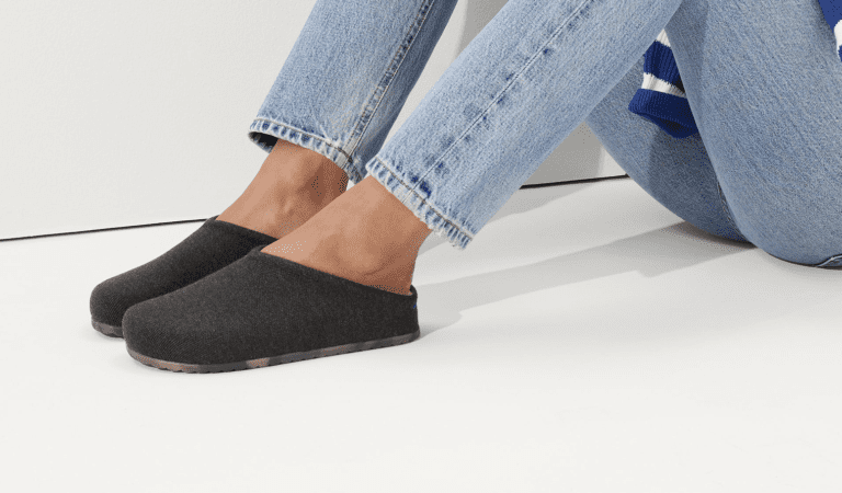 Barking Dog Shoes reviews and recommends the best footwear for people with various foot issues (as well as for women with average feet for whom comfort is a high priority).