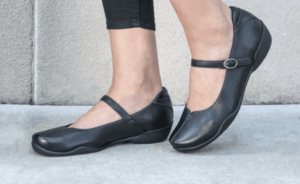 Barking Dog Shoes reviews and recommends the best footwear for people with various foot issues (as well as for women with average feet for whom comfort is a high priority).